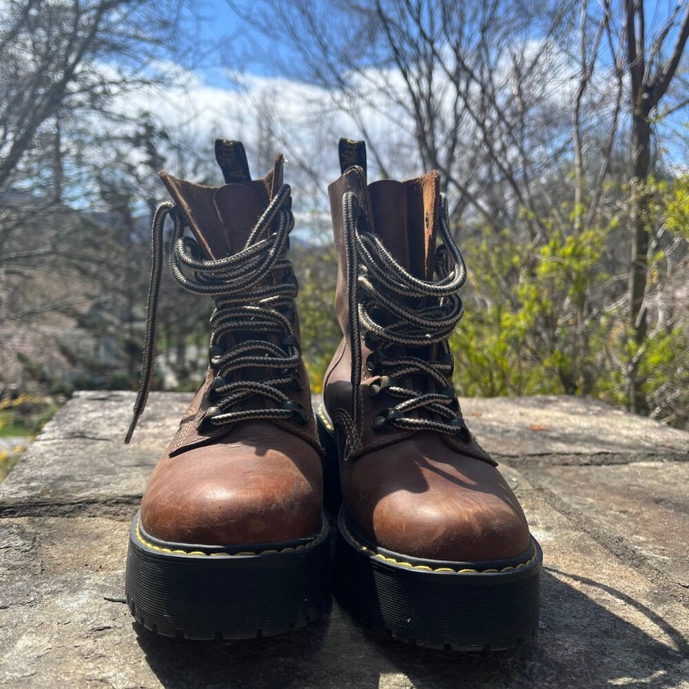 Dr Martens Combat Boots Women's Size 8 Leona Butterscotch Heeled Platform. - Picture 2 of 3